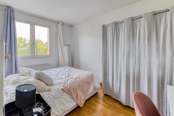 Maison à Peronnas avec de grands volumes