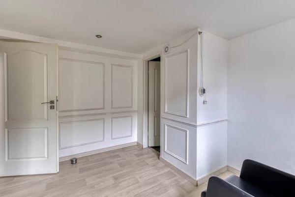 Maison à Peronnas avec de grands volumes