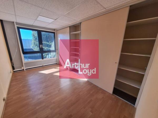 CLERMONT-FERRAND LA PARDIEU A LOUER BUREAUX 200M²