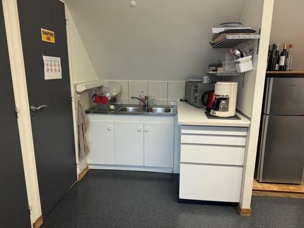 TOURS CENTRE PREBENDES BUREAUX A LOUER DE 118 M² AVEC POSSIBILITE DE PARKINGS