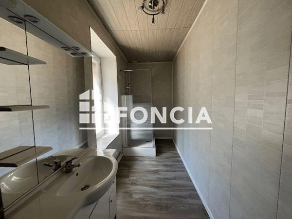 Location Maison 4 pièces 104 m² - 27 RUE BERNISSEAUX Bogny Sur Meuse 08120