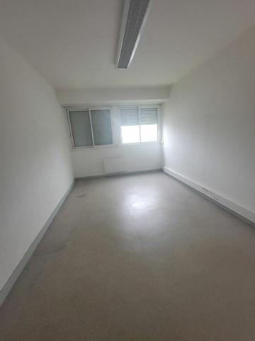 Bureaux à louer 200 m² – Châtellerault Nord – Visibilité commerciale et accessibilité immédiate axe très fréquenté