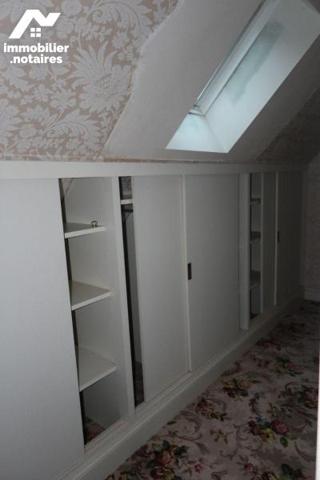 Maison d'habitation située en campagne à Quimerc'h (29590) comprenant : entrée, cuisine équipée...