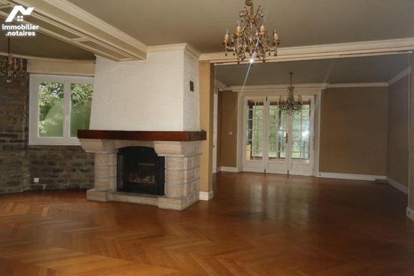 Maison d'habitation située en campagne à Quimerc'h (29590) comprenant : entrée, cuisine équipée...