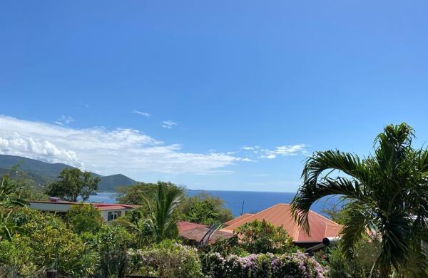 A VENDRE VUE MER SUR POINTE -NOIRE ENSEMBLE IMMOBILER DE 2 APPARTEMENTS DANS GRANDE VILLA ET UN BUNGALOW SUR 810 M² DE TERRAIN