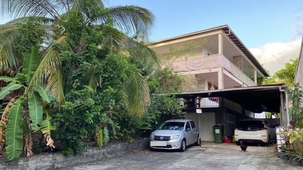 A VENDRE VUE MER SUR POINTE -NOIRE ENSEMBLE IMMOBILER DE 2 APPARTEMENTS DANS GRANDE VILLA ET UN BUNGALOW SUR 810 M² DE TERRAIN