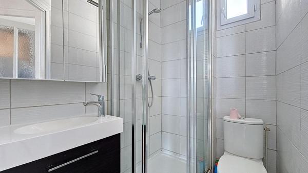 APPARTEMENT LUMINEUX LES LILAS 2MN DU METRO