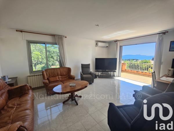 Maison à vendre 7 pièces 176 m² Carqueiranne