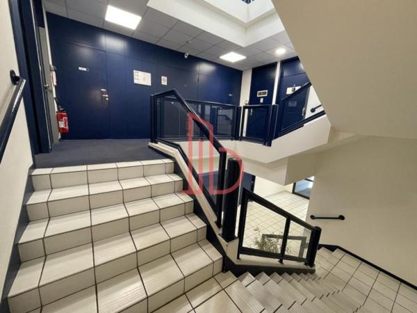 Bureau de 139 m² à vendre à Bordeaux Lac - Bruges