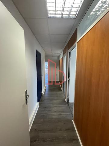 Bureau de 139 m² à vendre à Bordeaux Lac - Bruges