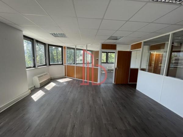 Bureau de 139 m² à vendre à Bordeaux Lac - Bruges