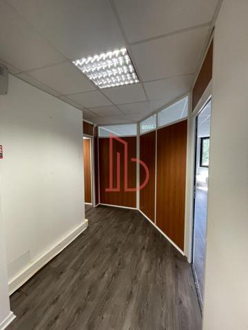 Bureau de 139 m² à vendre à Bordeaux Lac - Bruges