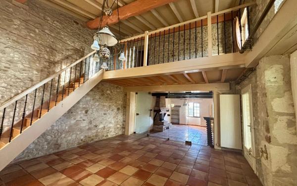 Maison à vendre    4 pièces •  Vélines