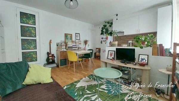 Saint-Maurice-A vendre appartement 2 pièces-Rénové-32 m2-Cave-Proche Bois de Vincennes-Bords de Marne-Ligne 8