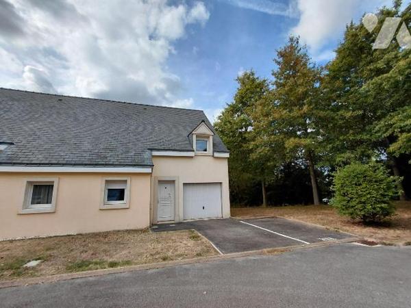Titre : Maison 4 pièces avec garage et jardin - Pontivy

À vendre à Pontivy (56300), maison m...