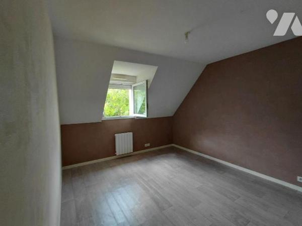 Titre : Maison 4 pièces avec garage et jardin - Pontivy

À vendre à Pontivy (56300), maison m...