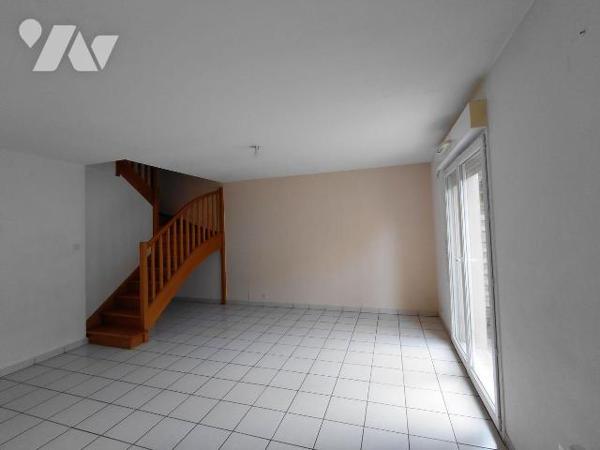 Titre : Maison 4 pièces avec garage et jardin - Pontivy

À vendre à Pontivy (56300), maison m...