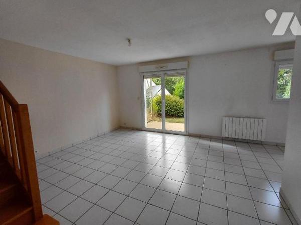 Titre : Maison 4 pièces avec garage et jardin - Pontivy

À vendre à Pontivy (56300), maison m...