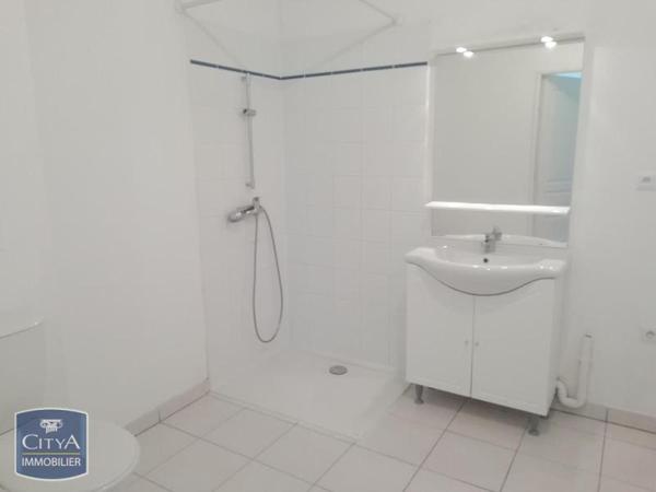 Appartement à louer 2 pièces 46.9m²
