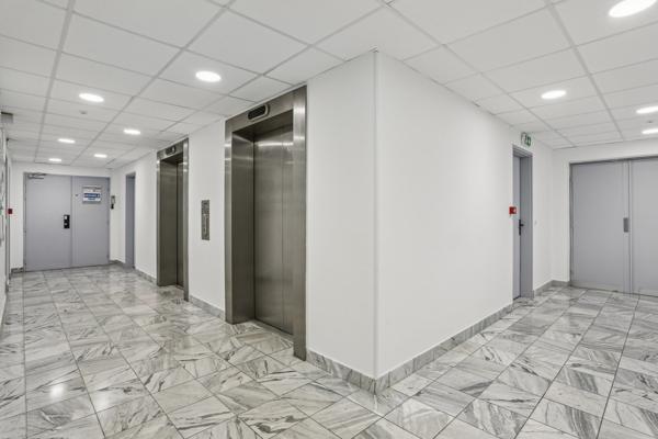 Nanterre à proximité du RER, Bureaux cloisonnés à loyer compétitif, avec parkings