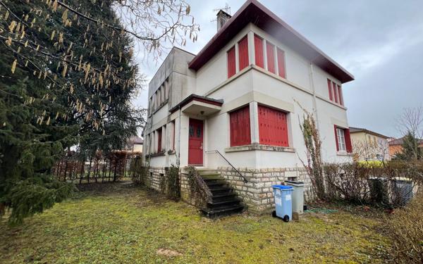 Maison à vendre    5 pièces •  Tavaux