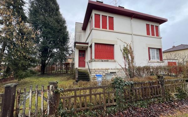 Maison à vendre    5 pièces •  Tavaux