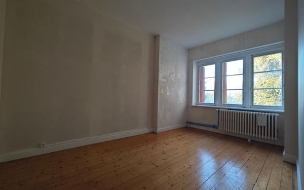 Maison à vendre    5 pièces •  Tavaux