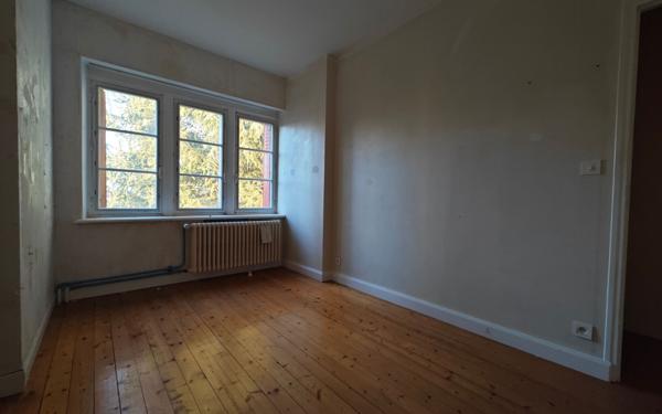 Maison à vendre    5 pièces •  Tavaux