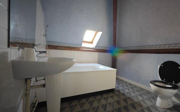 Maison à vendre    5 pièces •  Tavaux