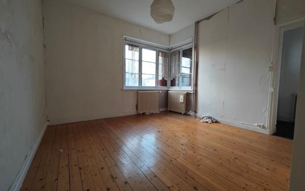 Maison à vendre    5 pièces •  Tavaux