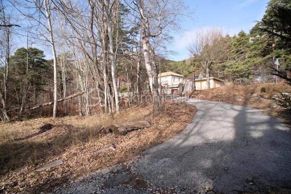 Terrain de 1 370 m²