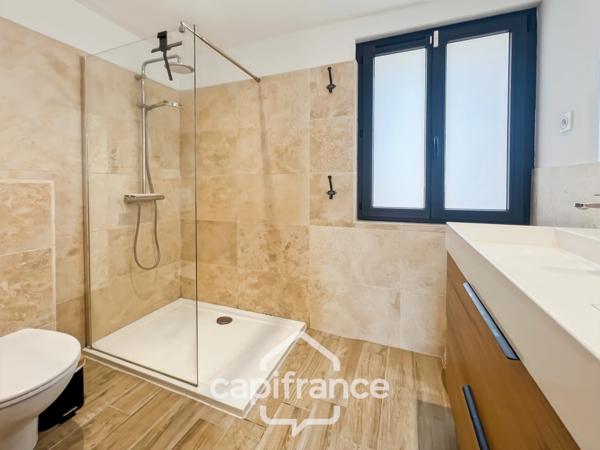 Maison à vendre 5 pièces LA GARDE (83), piscine, entièrement rénovée