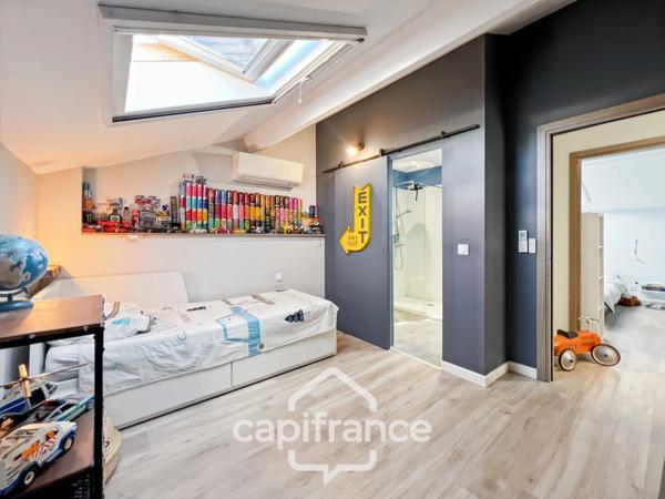Maison à vendre 5 pièces LA GARDE (83), piscine, entièrement rénovée
