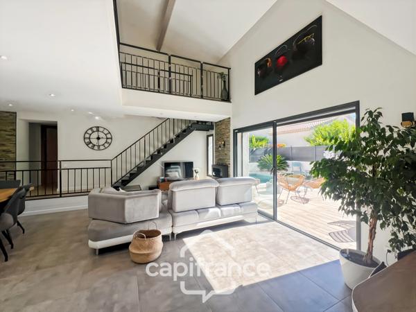 Maison à vendre 5 pièces LA GARDE (83), piscine, entièrement rénovée