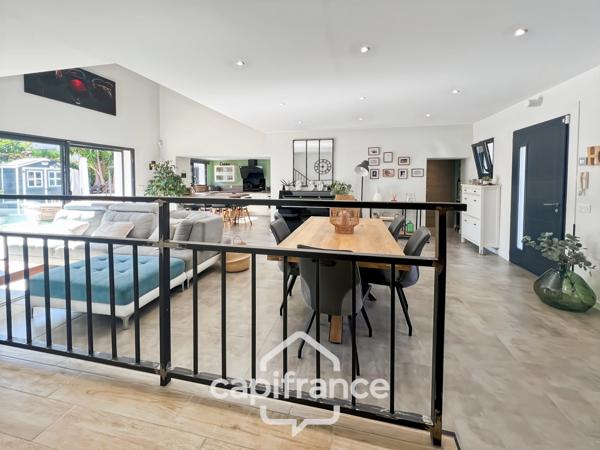 Maison à vendre 5 pièces LA GARDE (83), piscine, entièrement rénovée