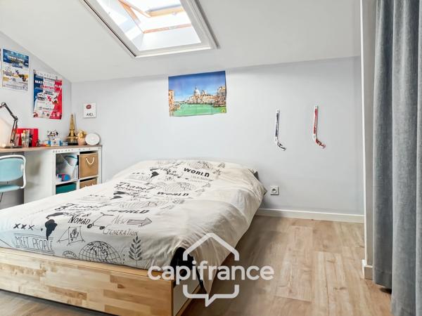 Maison à vendre 5 pièces LA GARDE (83), piscine, entièrement rénovée
