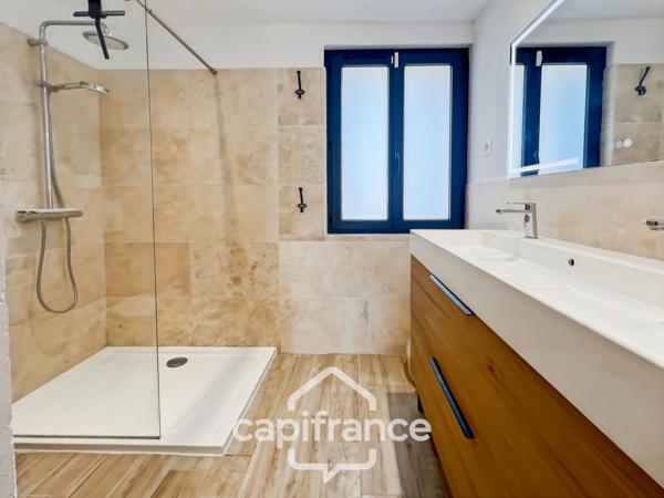 Maison à vendre 5 pièces LA GARDE (83), piscine, entièrement rénovée