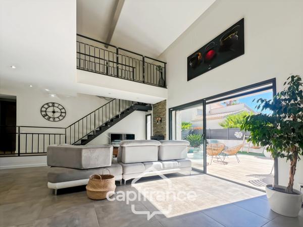 Maison à vendre 5 pièces LA GARDE (83), piscine, entièrement rénovée