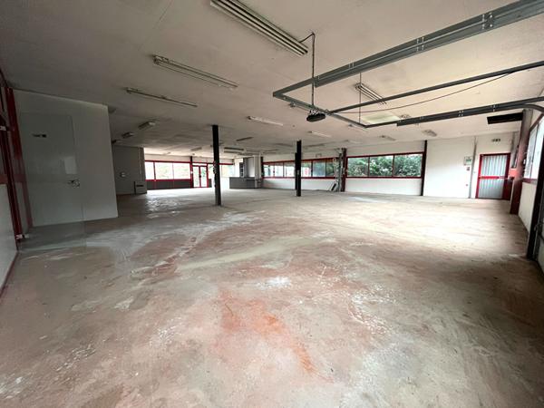 Location Local commercial475 m² - 1 Pièce - MONTAUBAN (82000)