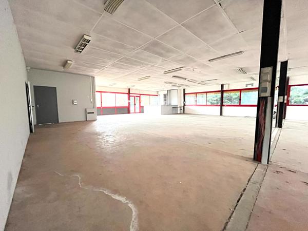 Location Local commercial475 m² - 1 Pièce - MONTAUBAN (82000)
