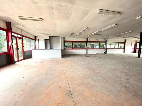 Location Local commercial475 m² - 1 Pièce - MONTAUBAN (82000)
