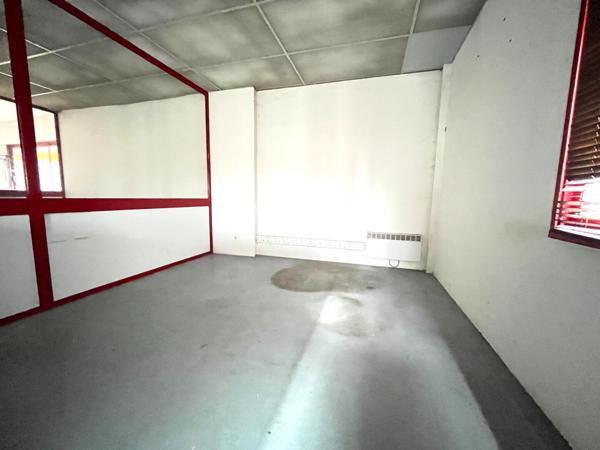 Location Local commercial475 m² - 1 Pièce - MONTAUBAN (82000)