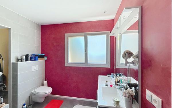 Maison à vendre    7 pièces • 170,38 m2 Creuzier-le-Vieux