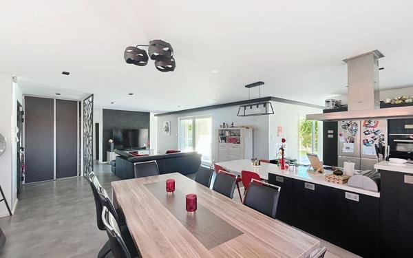 Maison à vendre    7 pièces • 170,38 m2 Creuzier-le-Vieux