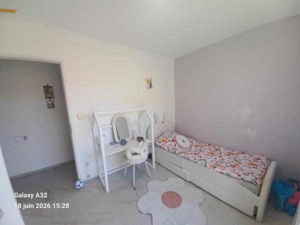Maison + local professionnel + appartement