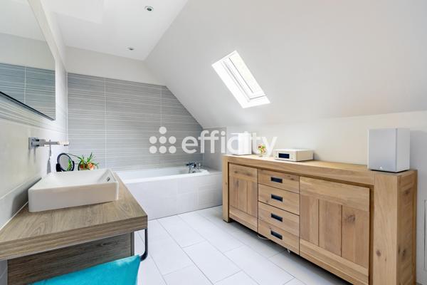 Maison 7 pièces - 133 m² Exclusivité efficity