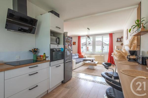 Maison à vendre  5 pièces - 102 m 2   LAVAL  - 53