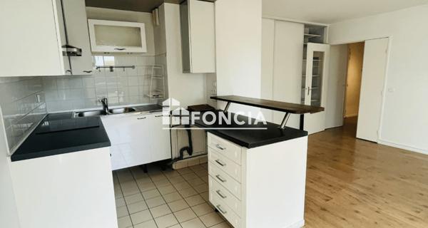 Location Appartement 2 pièces 53.17 m² - Viry-châtillon 91170