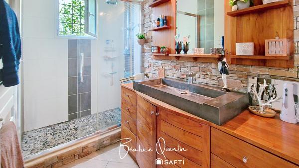 Maison de plain-pied dans quartier pavillonnaire calme