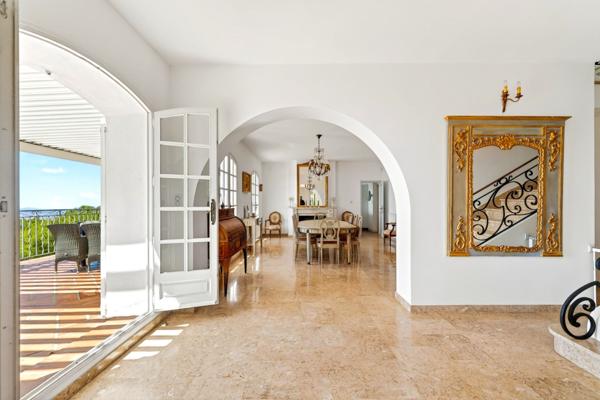 Vente Maison de luxe Toulon 10 Pièces 350 m²